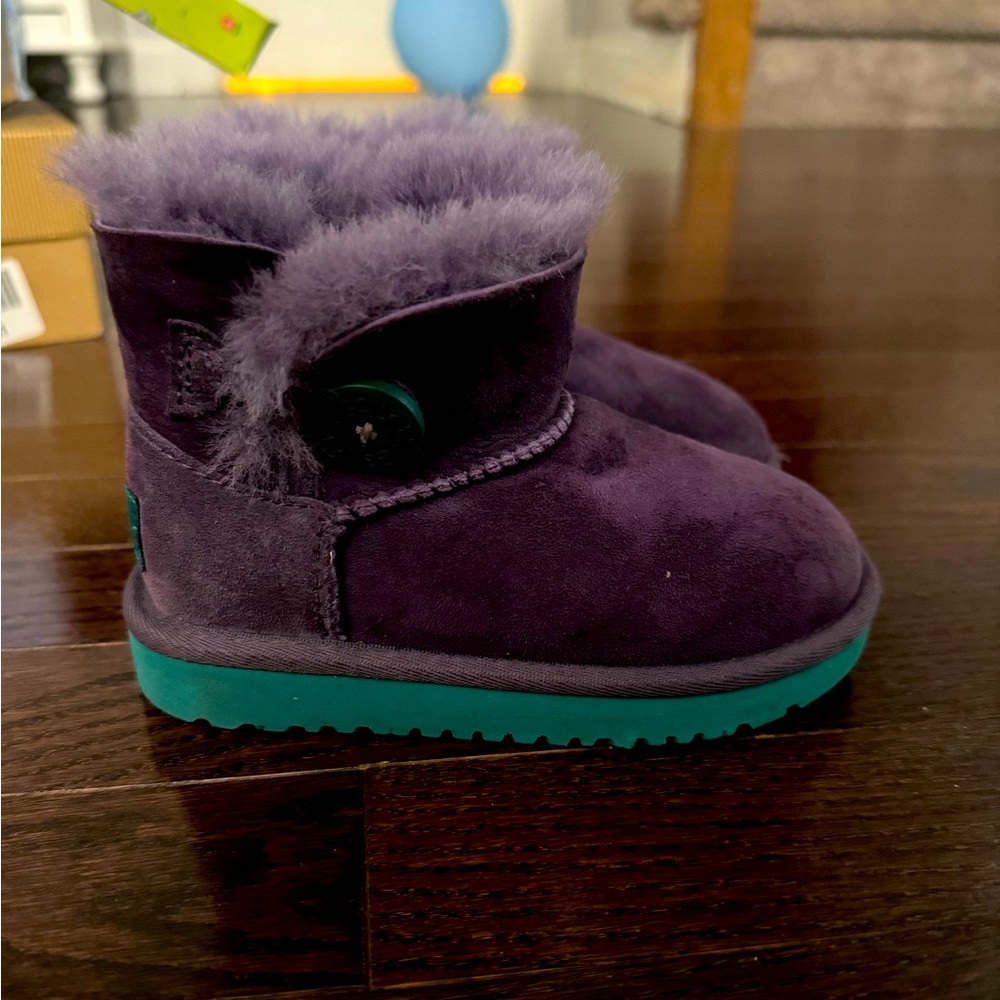 UGG toddler boots - Like New